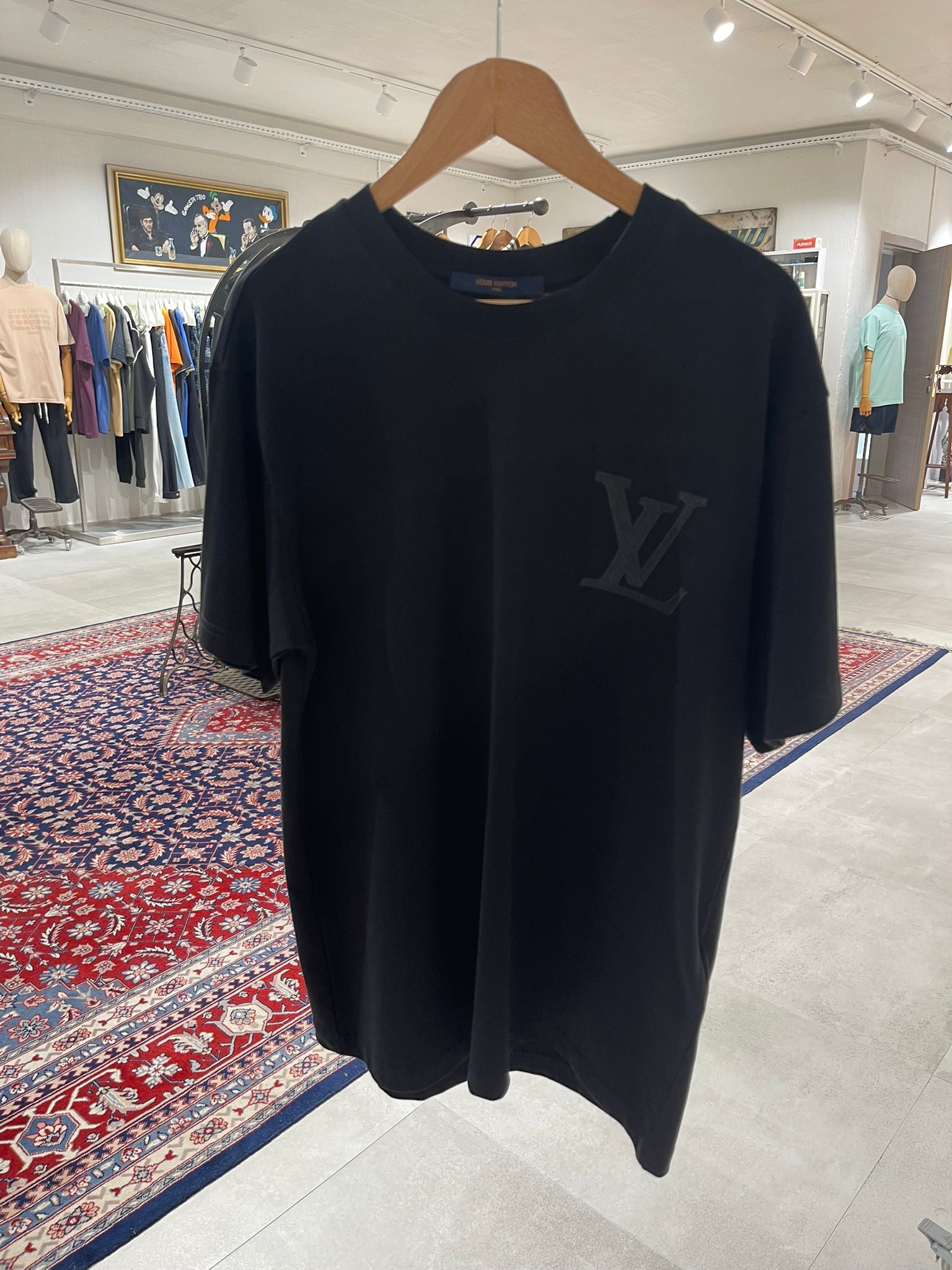 Tricou Lv