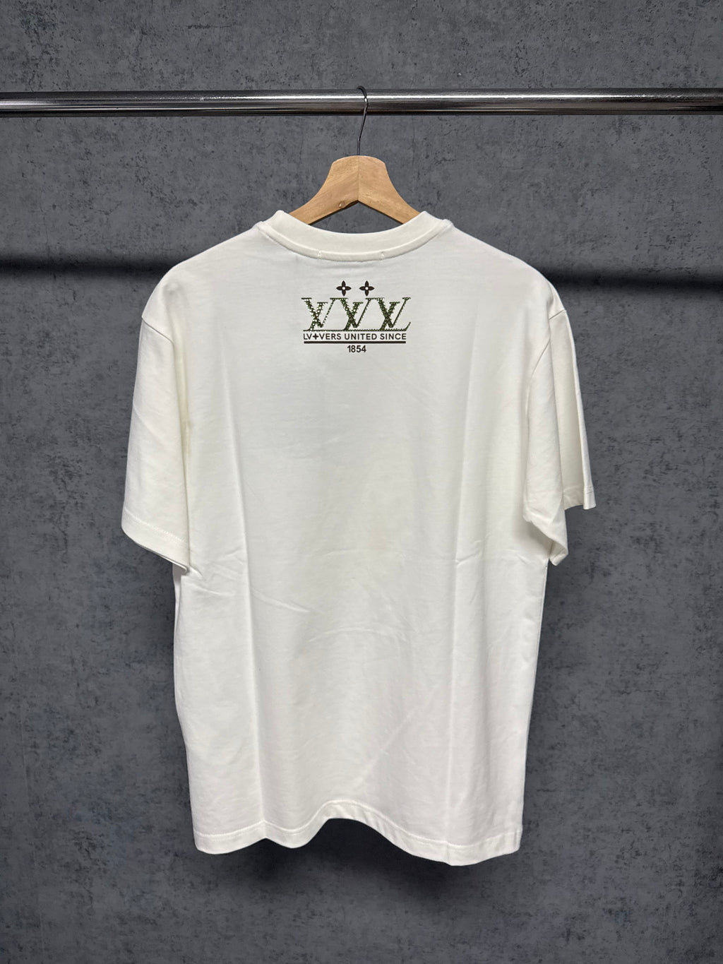 Tricou Lv