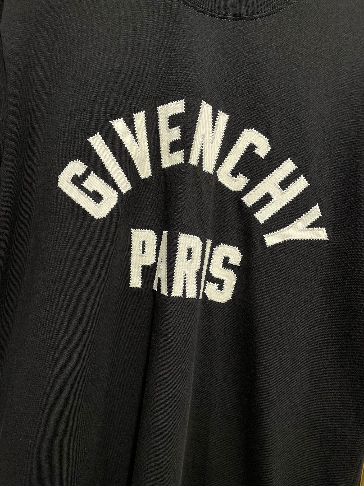 Tricou Giv€nchy