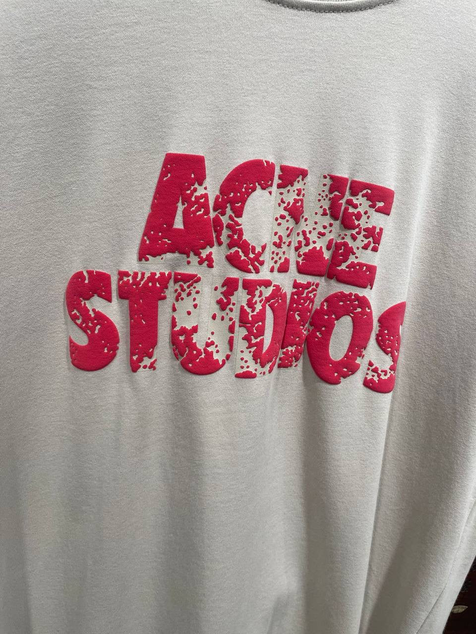 Tricou Acne