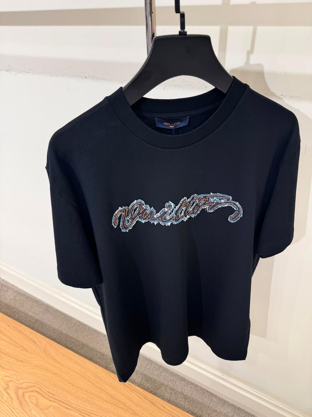 Tricou Lv