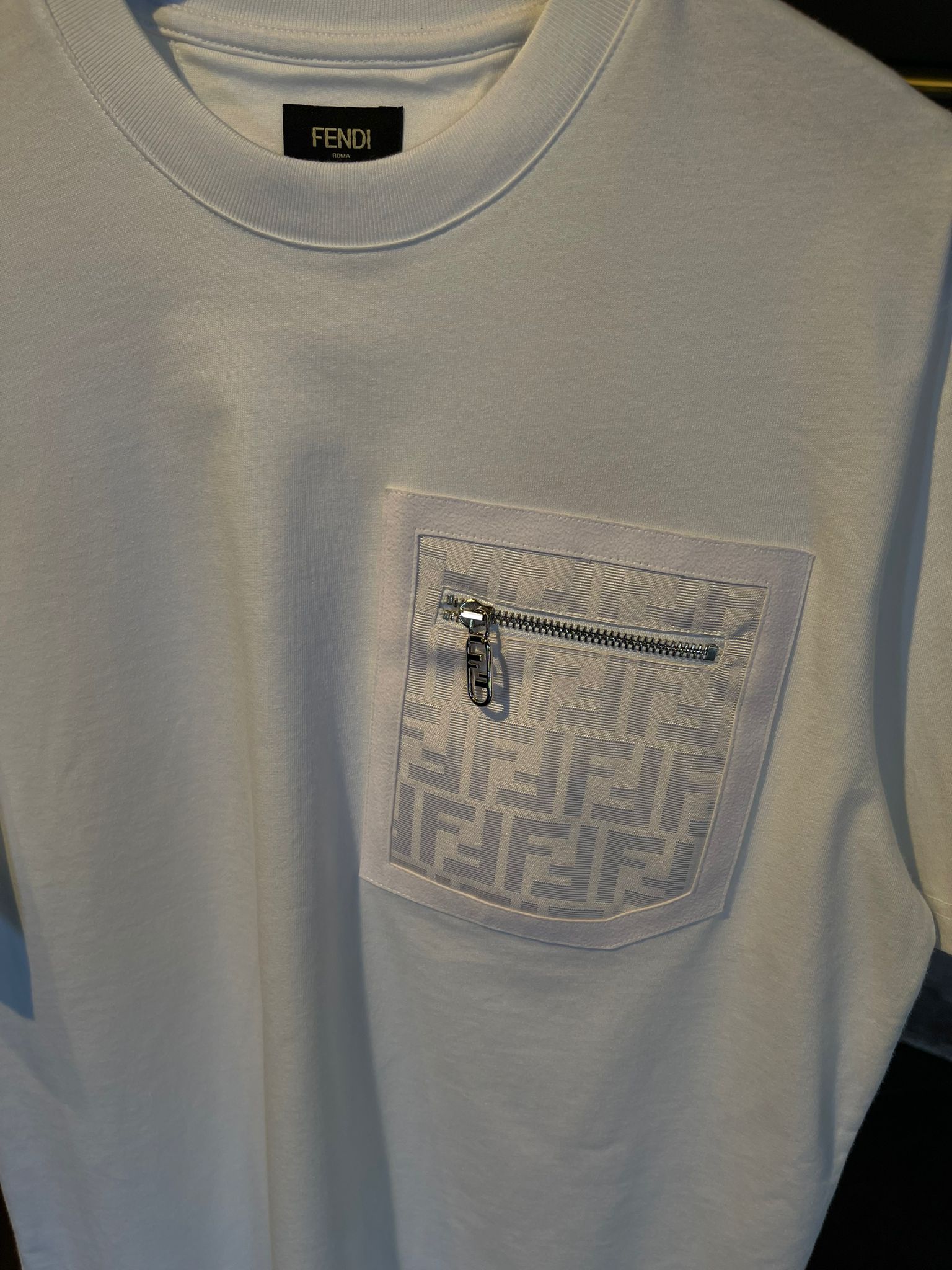 Tricou F€ndi