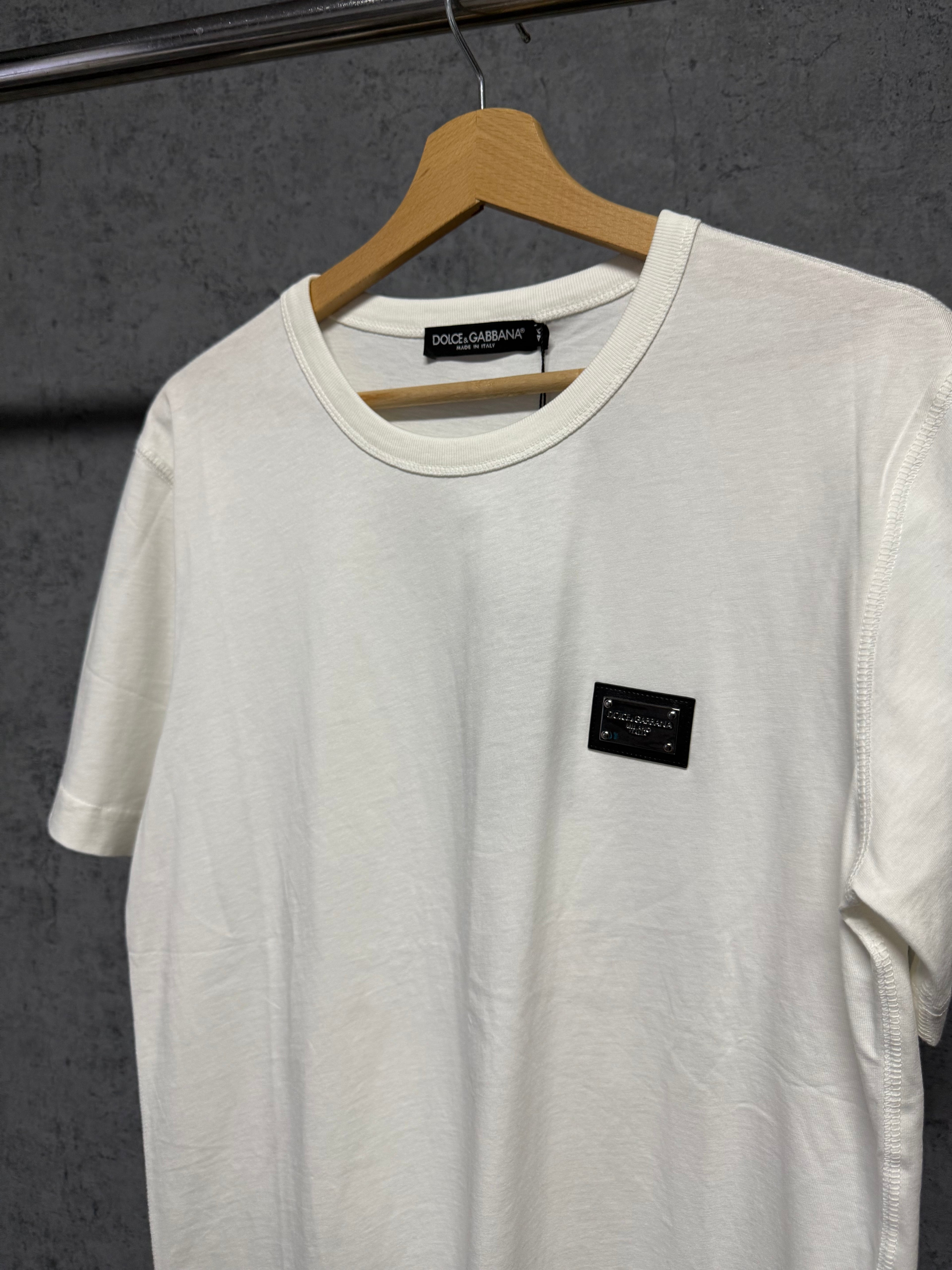 Tricou DG