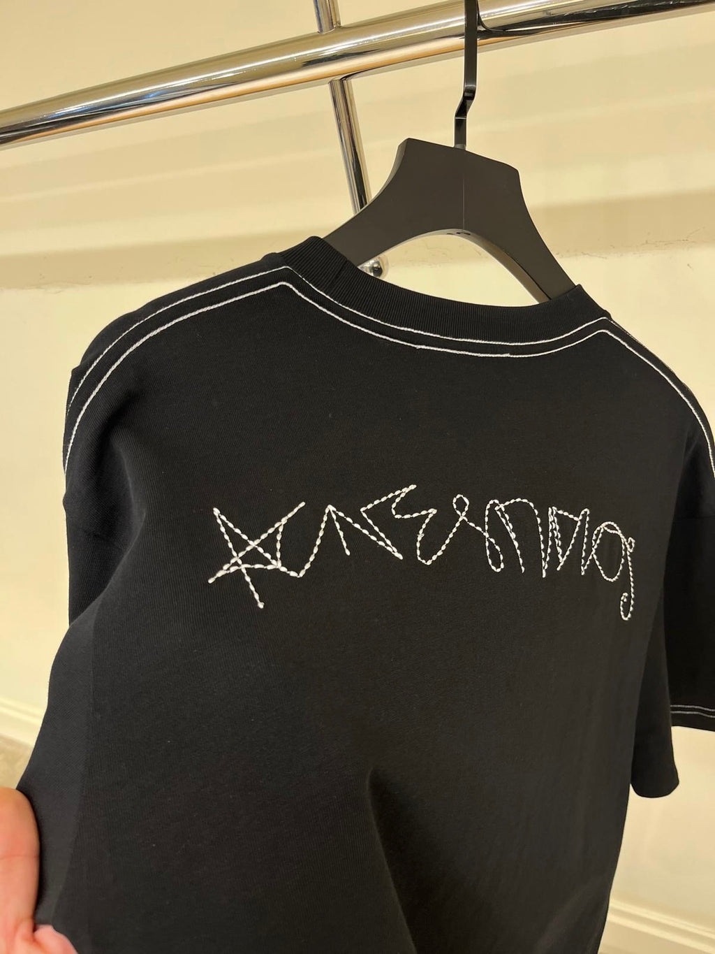 Tricou Acne