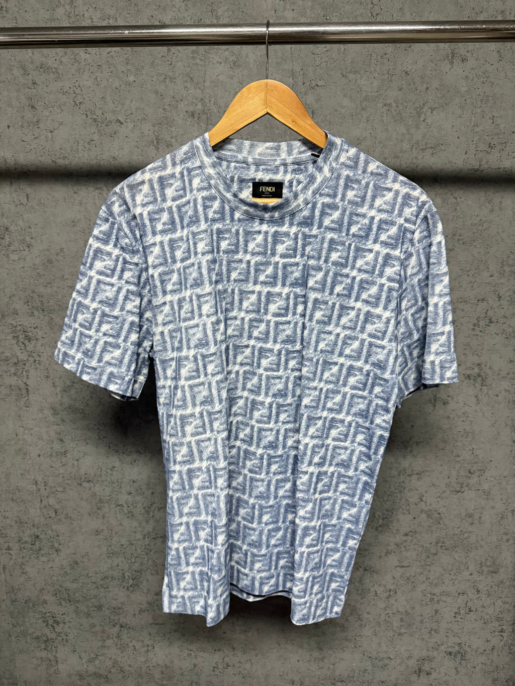 Tricou F€ndi