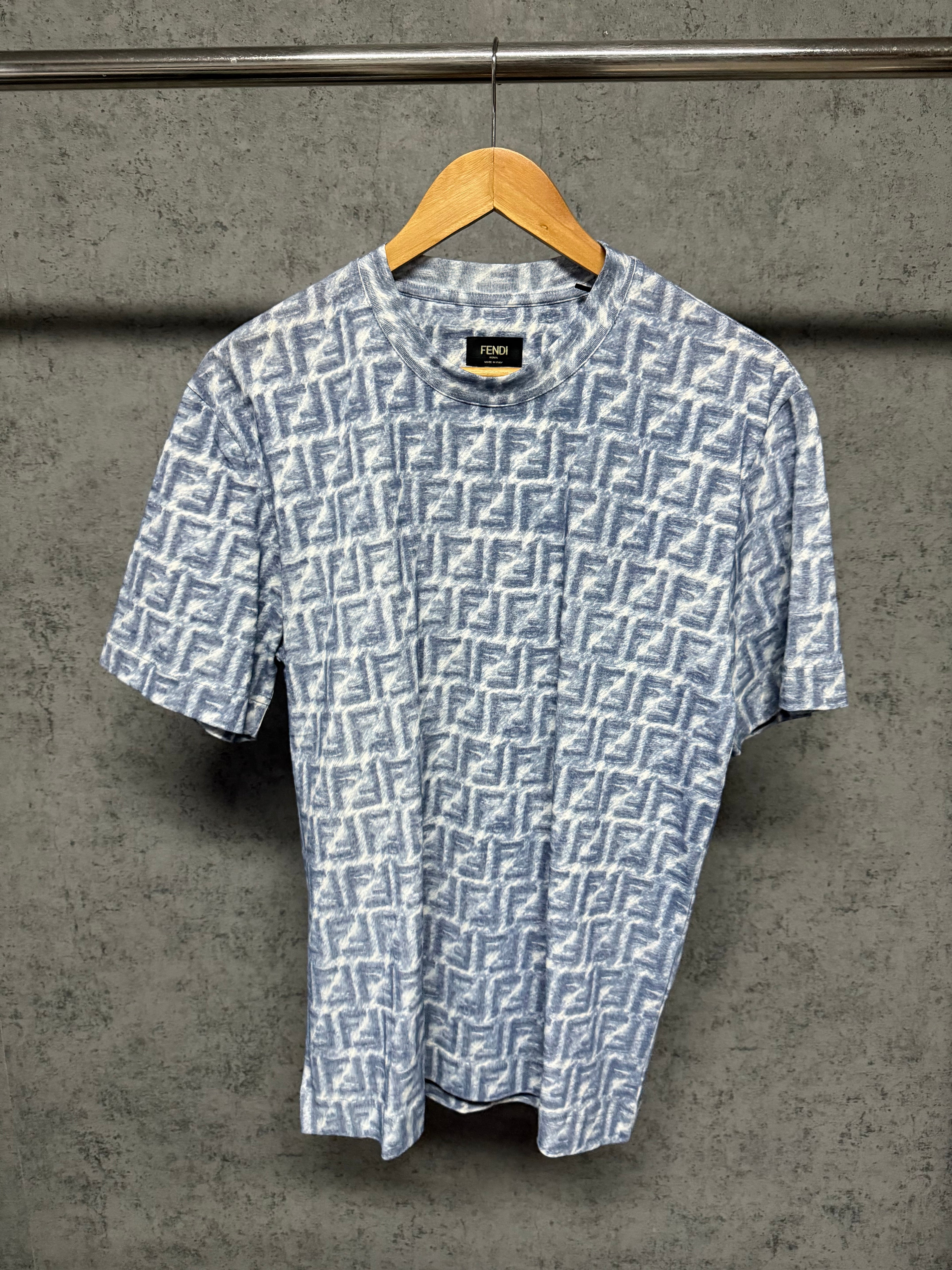 Tricou F€ndi
