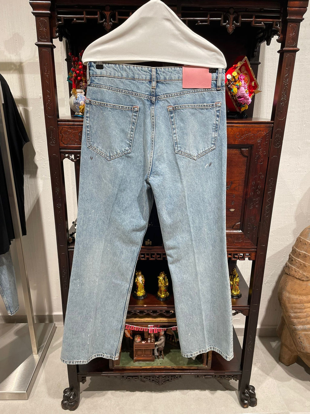 Blugi Acne