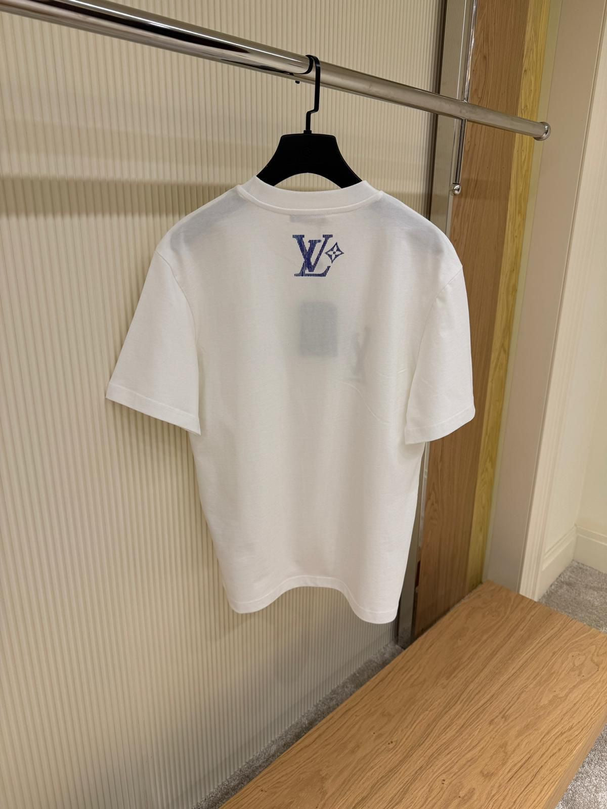 Tricou Lv